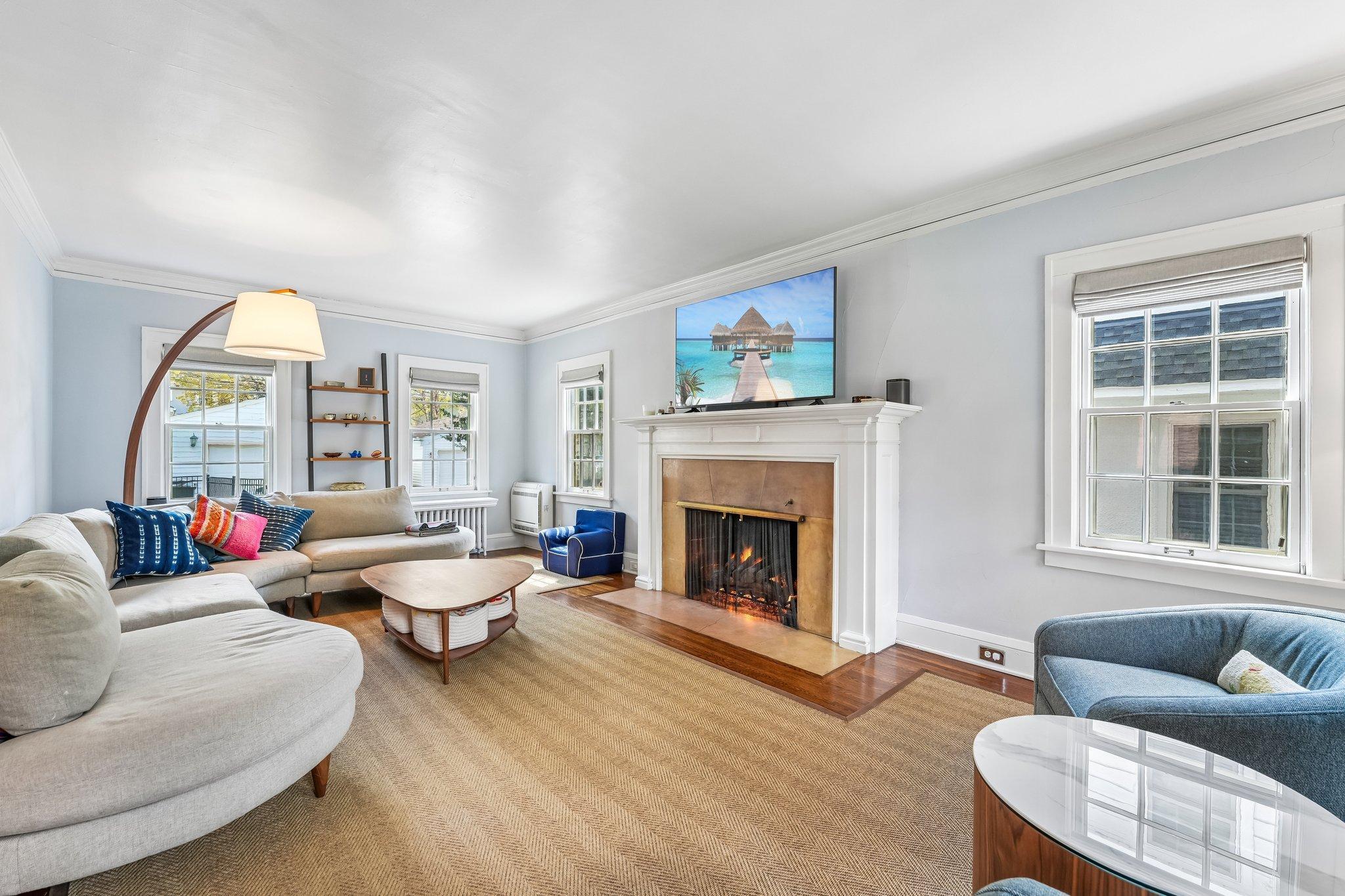 Living room with gas fireplace