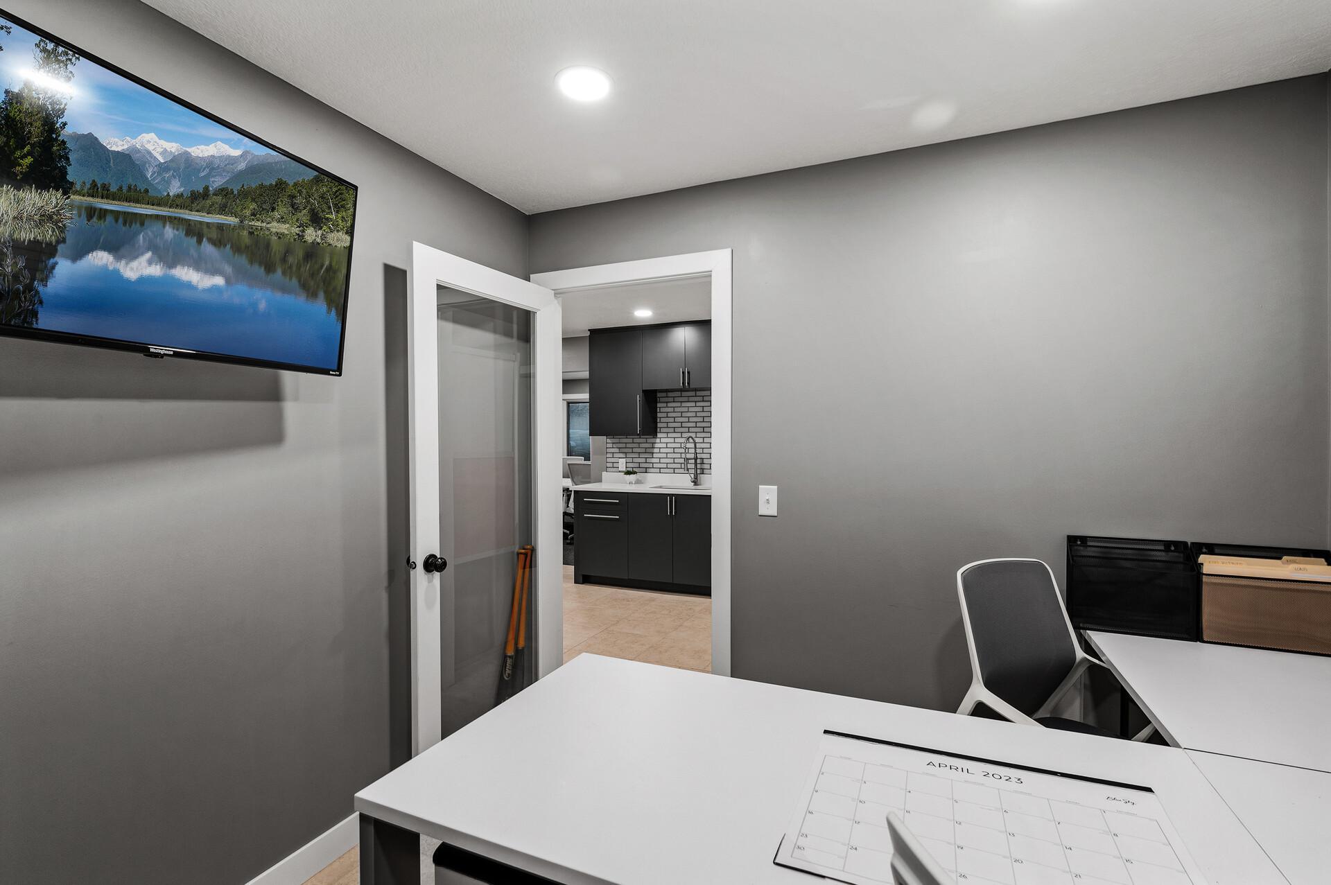 22_6240_Hwy_65_STE_20222_mls.jpg