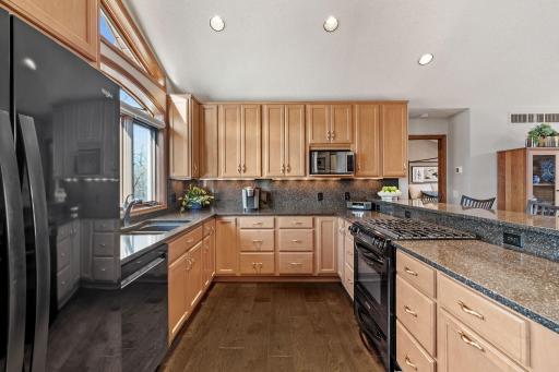 Wonderful cabinet space