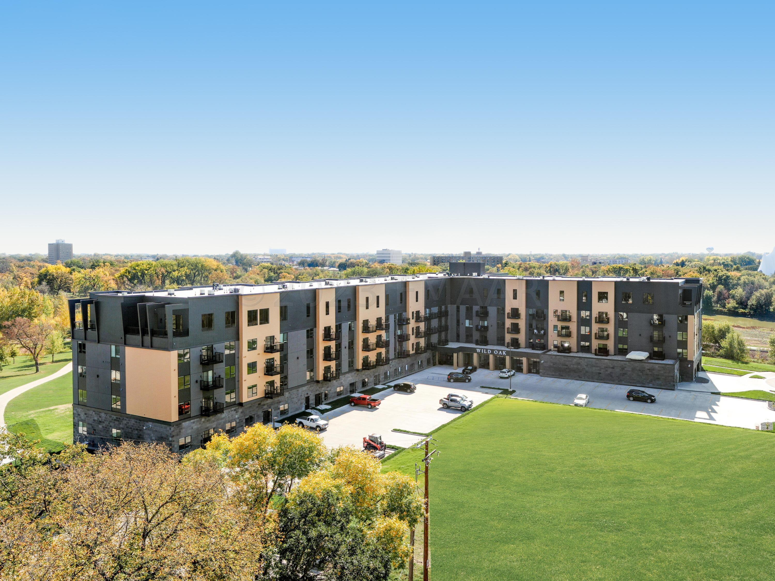 Exterior/Parking Lot