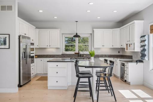 925 Queensland Lane N, Plymouth, MN 55447