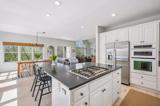 925 Queensland Lane N, Plymouth, MN 55447