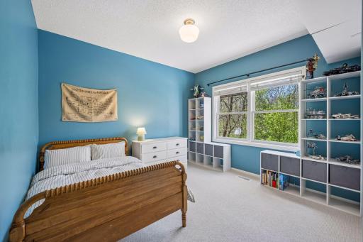 925 Queensland Lane N, Plymouth, MN 55447