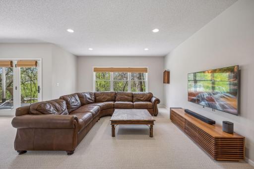 925 Queensland Lane N, Plymouth, MN 55447