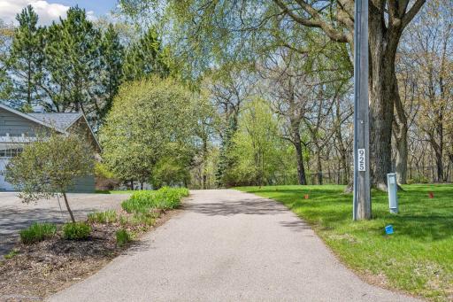 925 Queensland Lane N, Plymouth, MN 55447