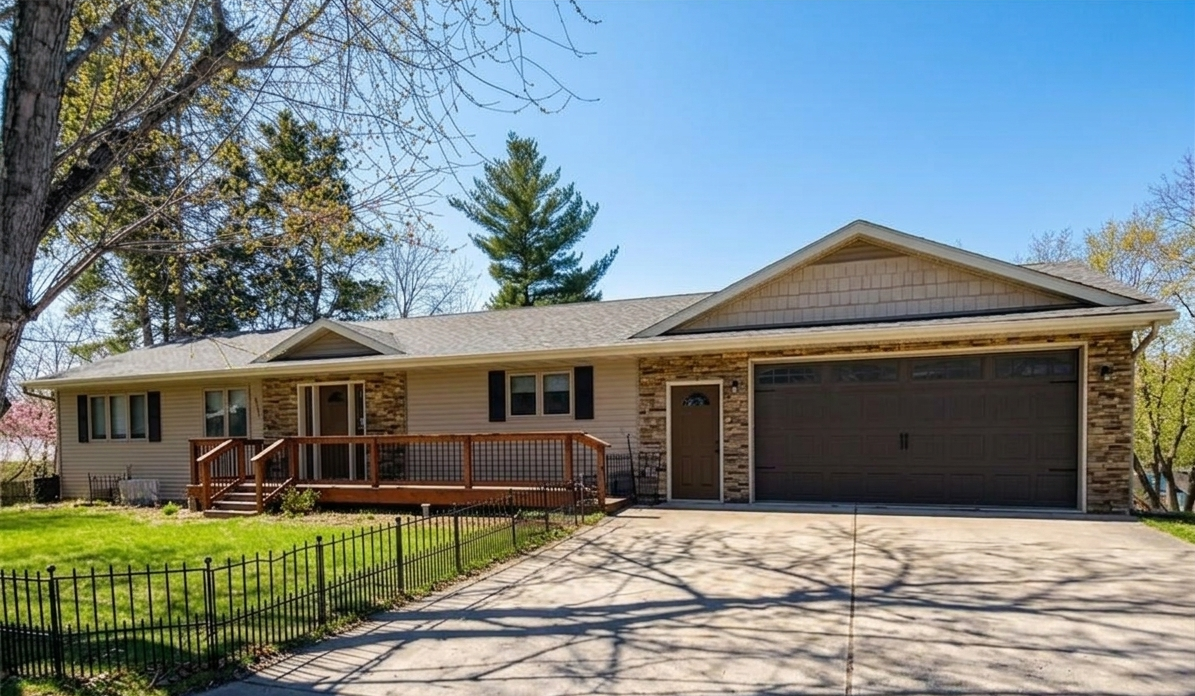 Spacious Rambler with Private Owner’s Suite & Upgrades.