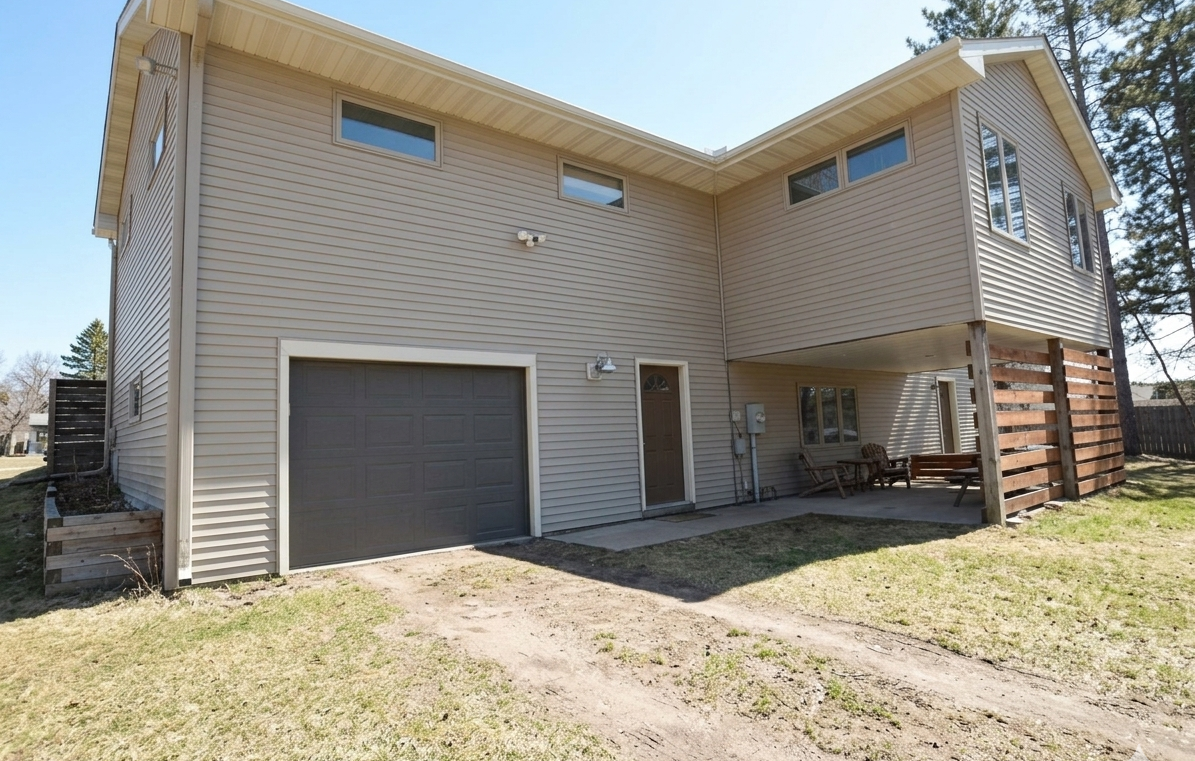 WOW! 2nd garage, 24x24.