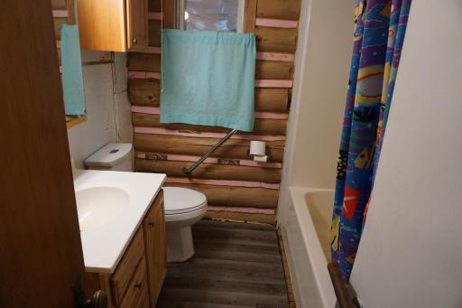 Full Bathroom.JPG