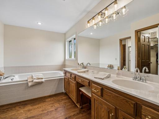11202 Mount Curve Road, Eden Prairie, MN 55347