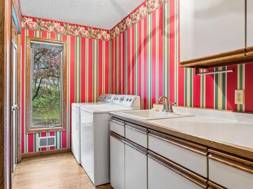 11202 Mount Curve Road, Eden Prairie, MN 55347