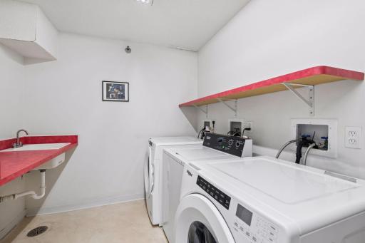 Free laundry room on the 21st floor near the elevator