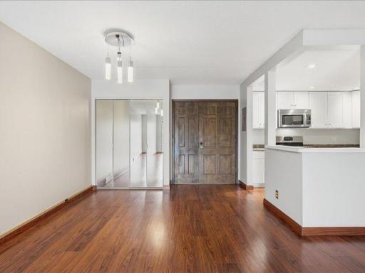 6670 Vernon Avenue S, 202, Minneapolis, MN 55436