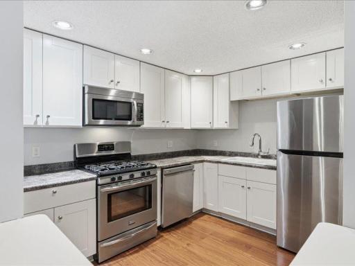 6670 Vernon Avenue S, 202, Minneapolis, MN 55436