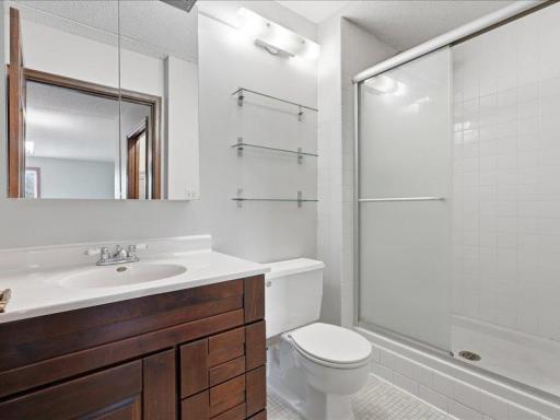 6670 Vernon Avenue S, 202, Minneapolis, MN 55436