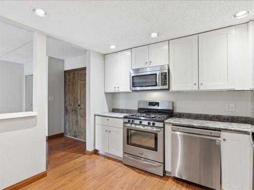 6670 Vernon Avenue S, 202, Minneapolis, MN 55436