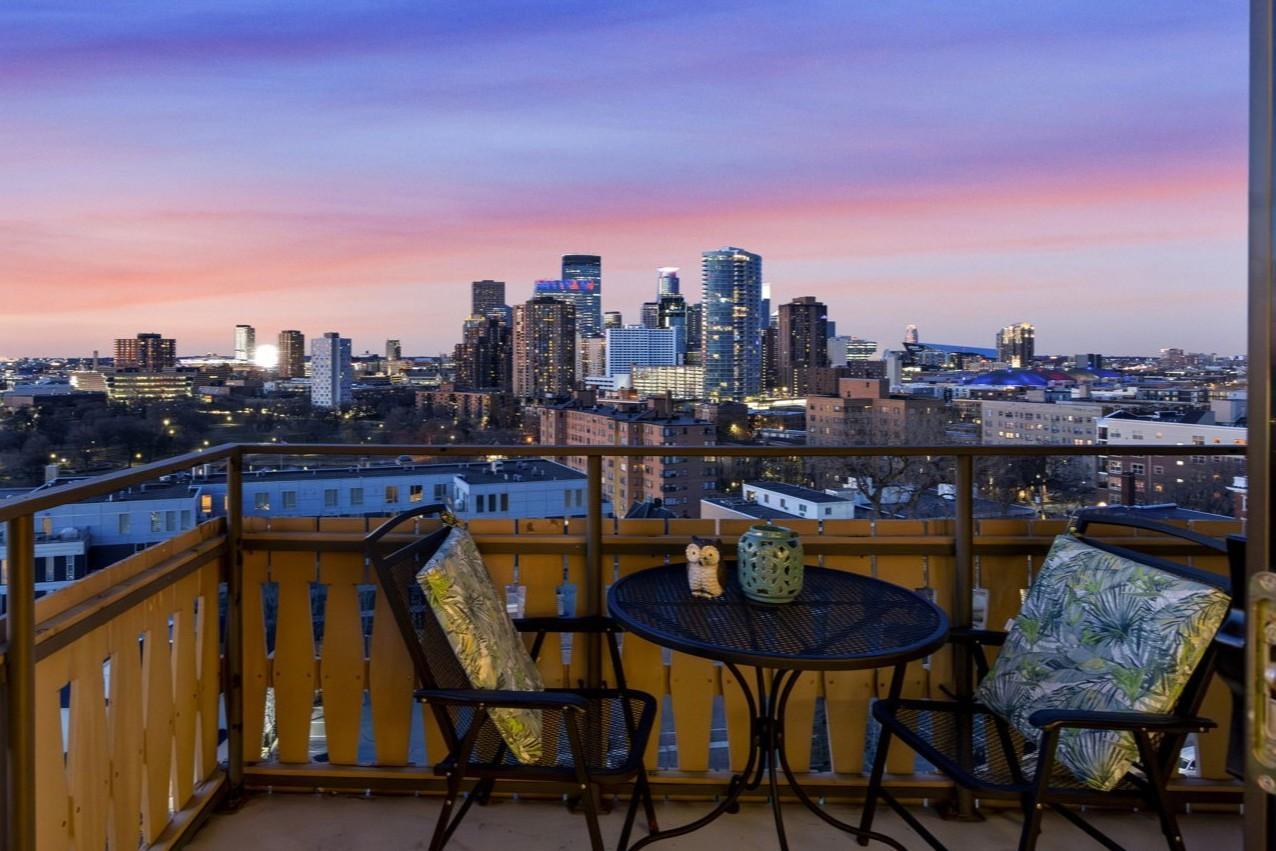 12a-web-or-mls-410 Groveland Ave 1202 TWILIGHT-35.jpg