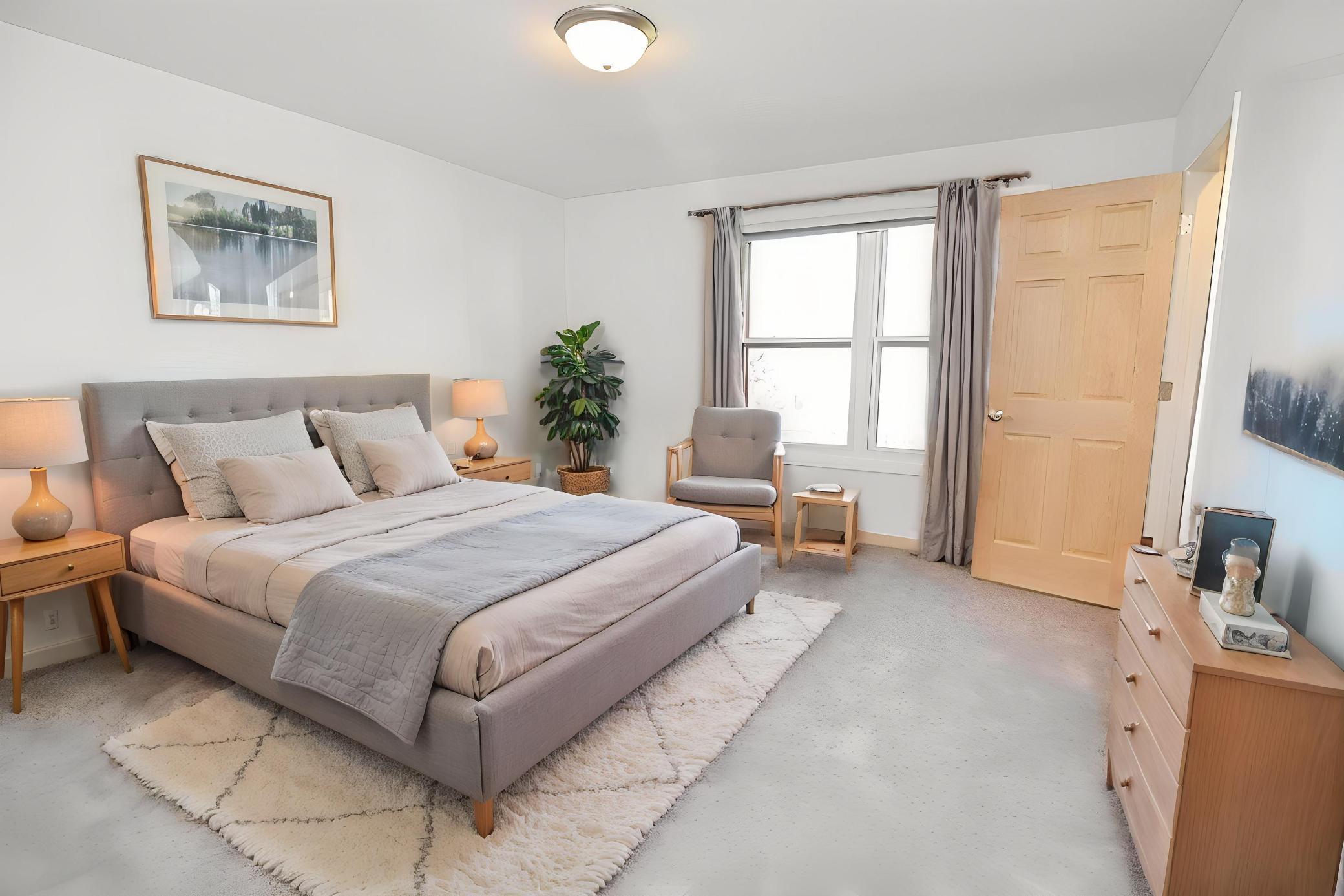 Bedroom (Virtually Staged)