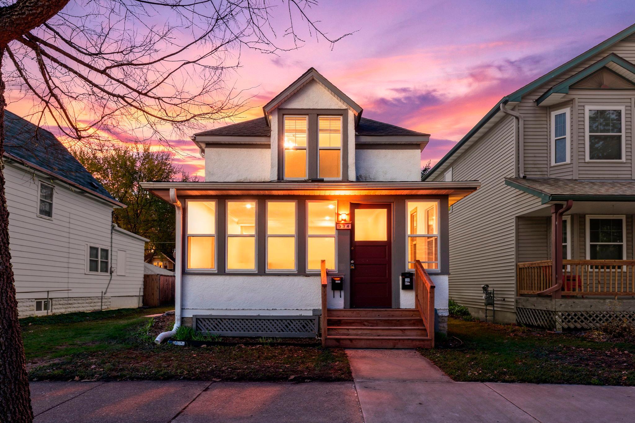 Don’t miss your chance to own this excellent investment opportunity in a wonderful, convenient neighborhood!