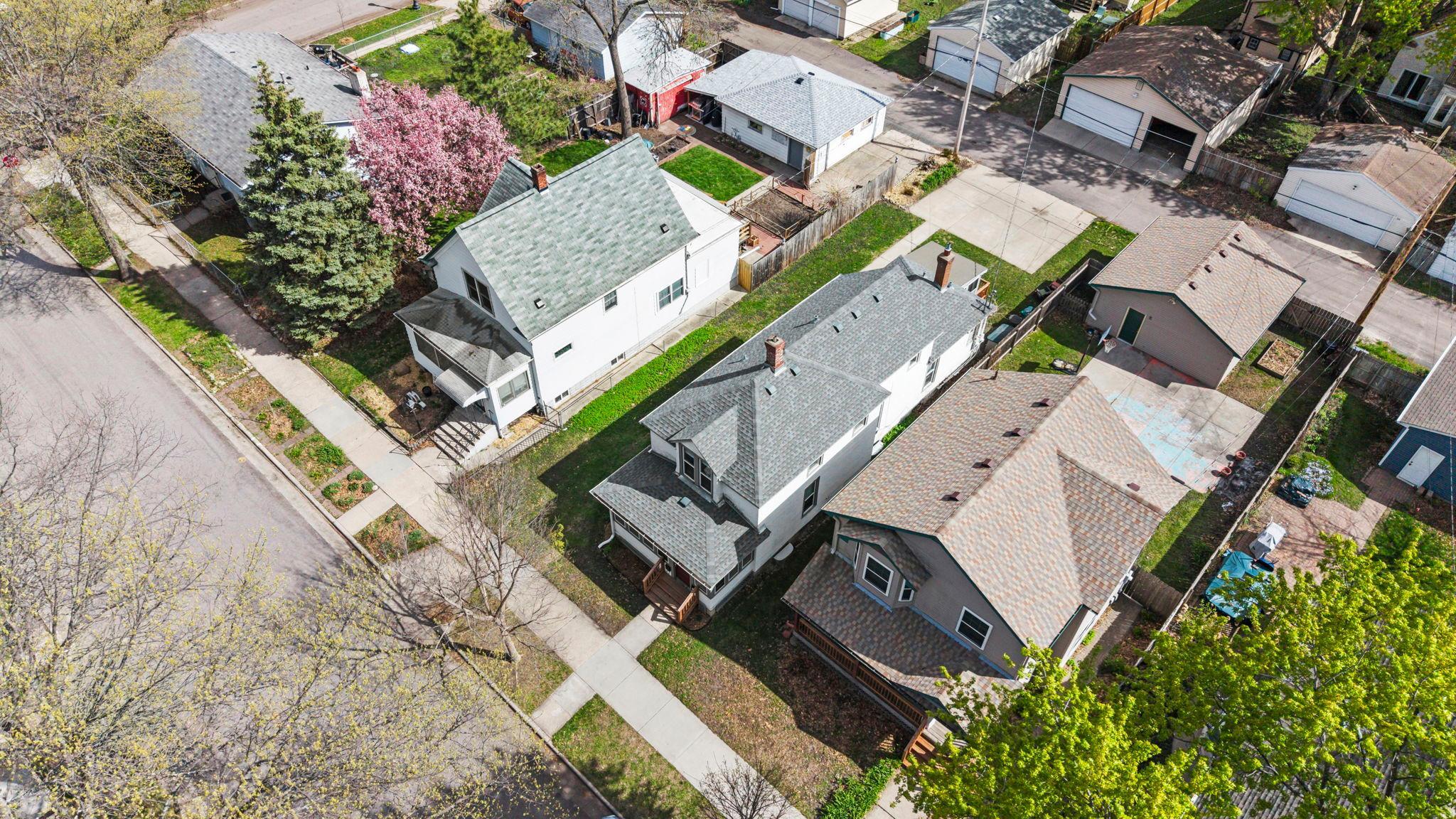 Direct access to Interstate 35E and Xcel Energy Center. There are a plethora of amenities and attractions along the Mississippi River nearby – from parks to historic landmarks and the High Bridge Dog Park