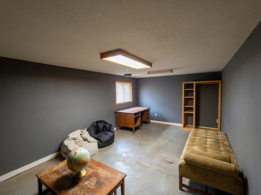 Pole building -interior-office1-optimized.png
