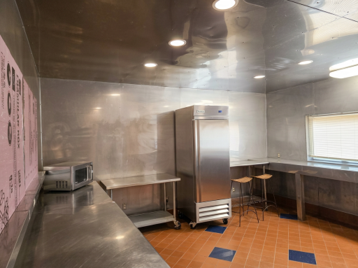 Pole building -interior-kitchen3-optimized.png