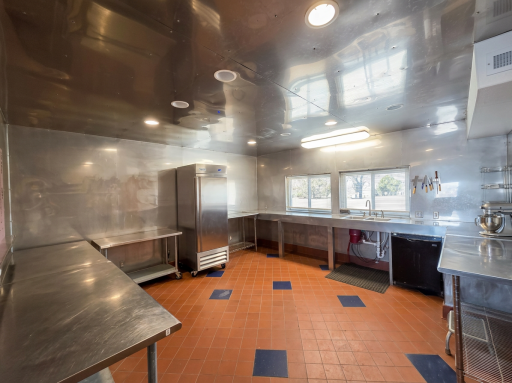 Pole building -interior-kitchen1-optimized.png
