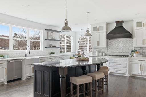635 Niagara Lane N, Plymouth, MN 55447