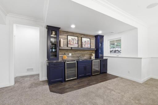 635 Niagara Lane N, Plymouth, MN 55447
