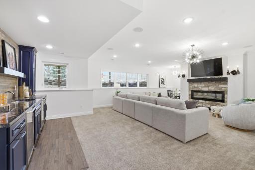 635 Niagara Lane N, Plymouth, MN 55447