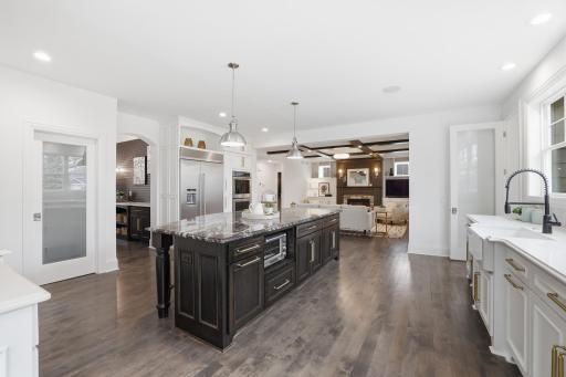 635 Niagara Lane N, Plymouth, MN 55447