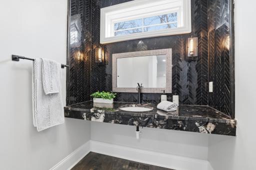 635 Niagara Lane N, Plymouth, MN 55447