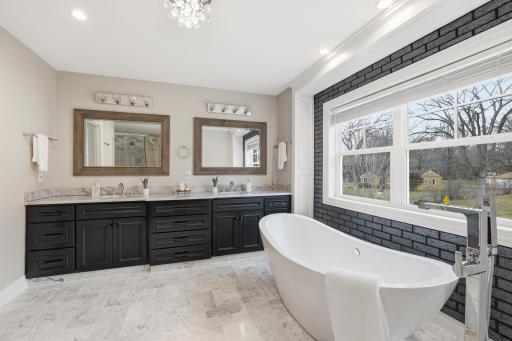 635 Niagara Lane N, Plymouth, MN 55447