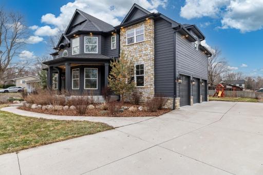 635 Niagara Lane N, Plymouth, MN 55447