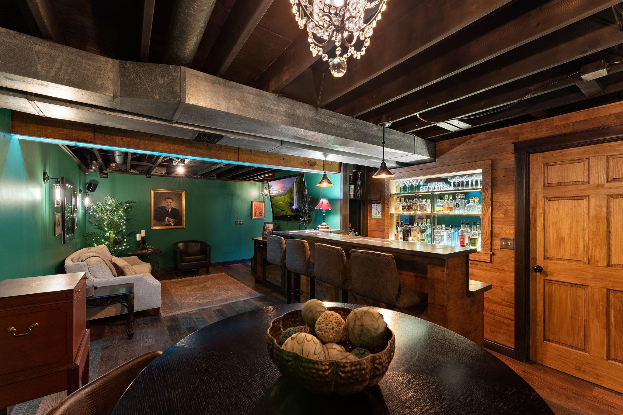 The BEST house for entertaining!