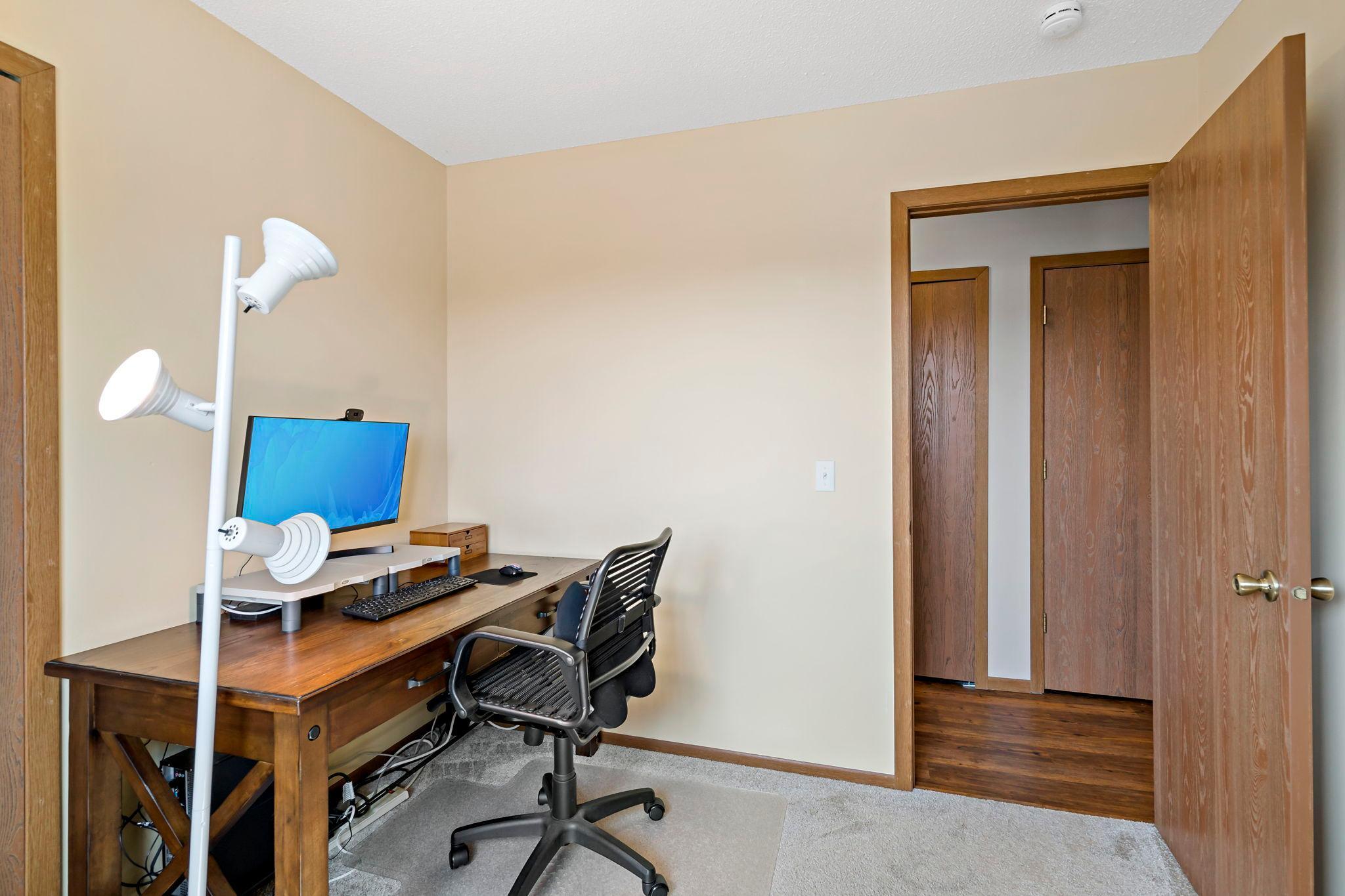 Flexible space for bedroom or office