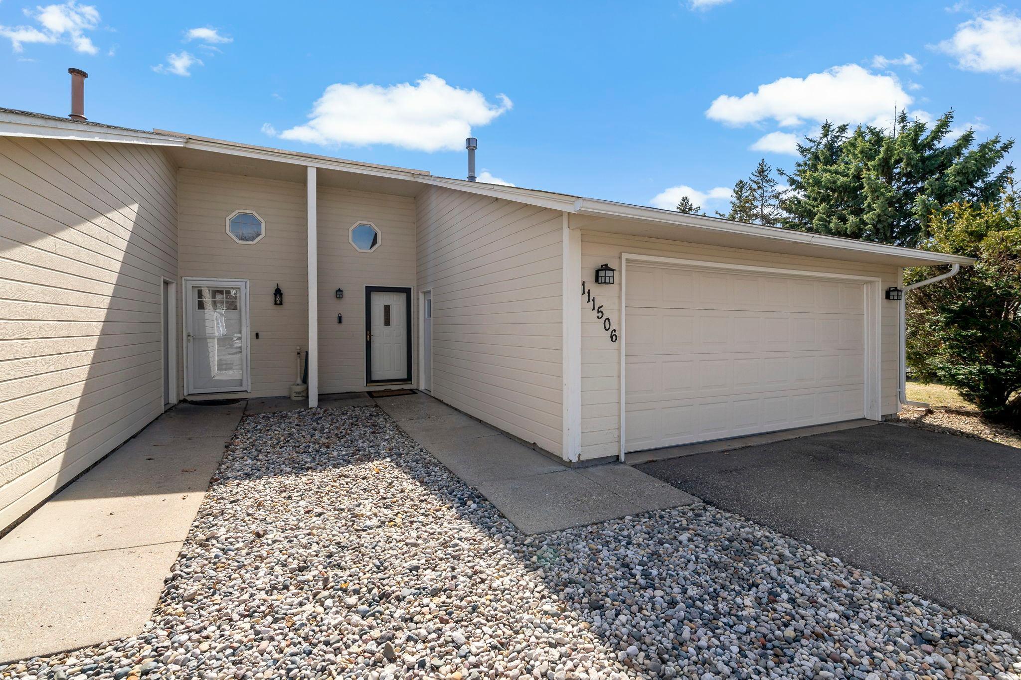 Neat, low maintenance twin home