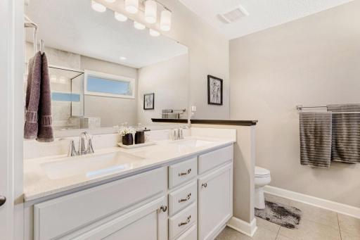 o19007 Hoover Street NW - Web Quality - 017 - 17 Primary Bathroom.jpg