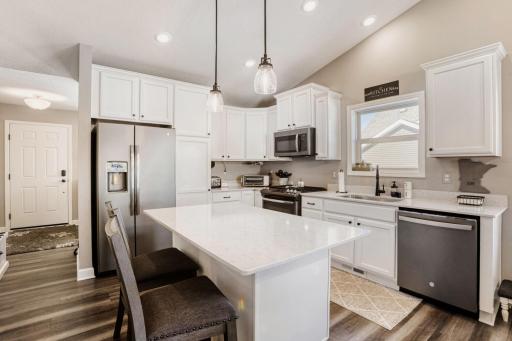 d19007 Hoover Street NW - Web Quality - 009 - 09 Kitchen.jpg