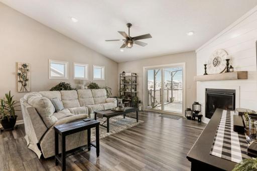 e19007 Hoover Street NW - Web Quality - 011 - 11 Family Room.jpg