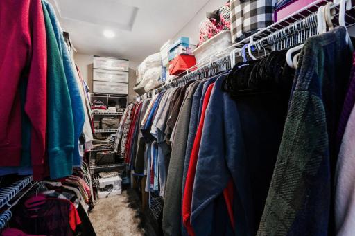 r19007 Hoover Street NW - Web Quality - 022 - 22 Closet.jpg