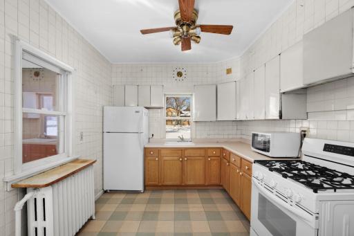 16 Sycamore Street E, Saint Paul, MN 55117