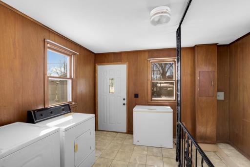 16 Sycamore Street E, Saint Paul, MN 55117