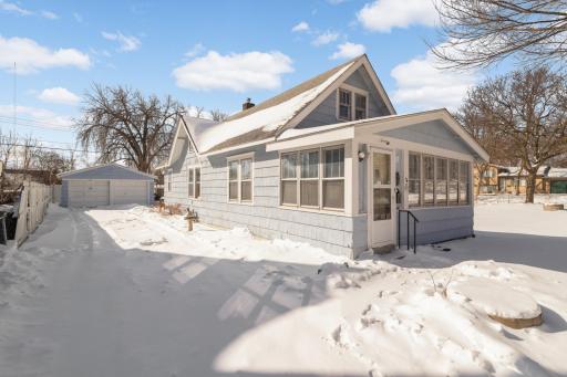 16 Sycamore Street E, Saint Paul, MN 55117