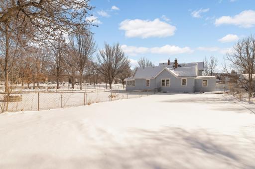 16 Sycamore Street E, Saint Paul, MN 55117