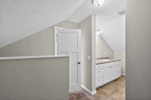 upper level bath & closet
