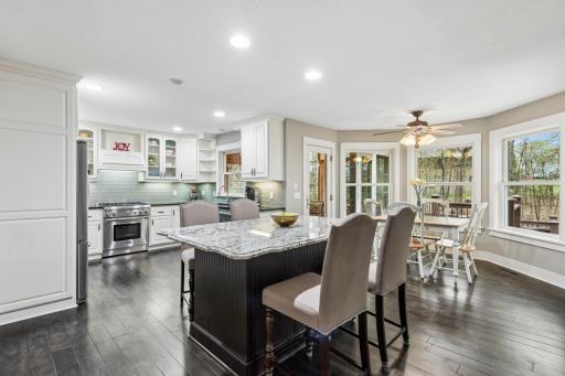 8469 Woodland Curve, Saint Bonifacius, MN 55375