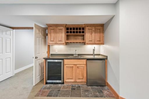 8469 Woodland Curve, Saint Bonifacius, MN 55375