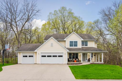 8469 Woodland Curve, Saint Bonifacius, MN 55375