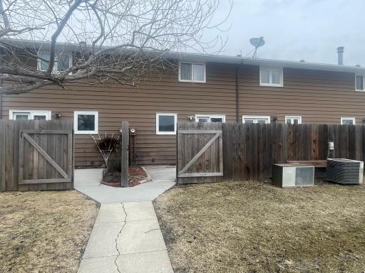 1566 27th Avenue S, Fargo, ND 58103