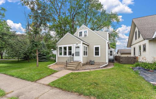 551 Pascal Street N, Saint Paul, MN 55104